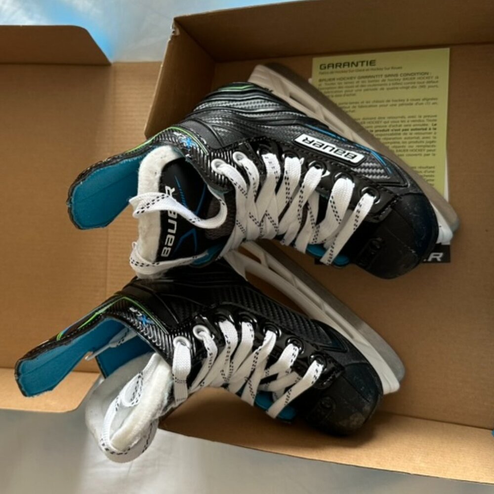 Youth Bauer -XLP Hockey Skates, size 9, Used - Picture 3 of 9